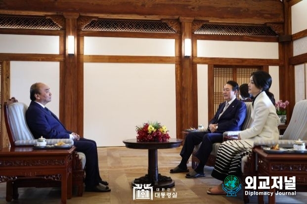  윤석열 대통령 부부, 베트남 국가주석과 차담