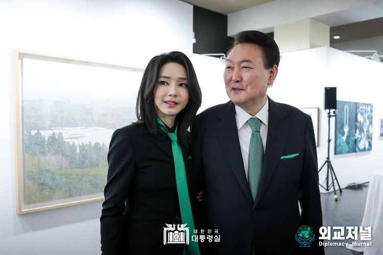  윤석열 대통령과 김건희 여사가 서초구 예술의전당에서 열린 2023 문화예술인 신년 인사회에 참석했다. (자료=대통령실)
