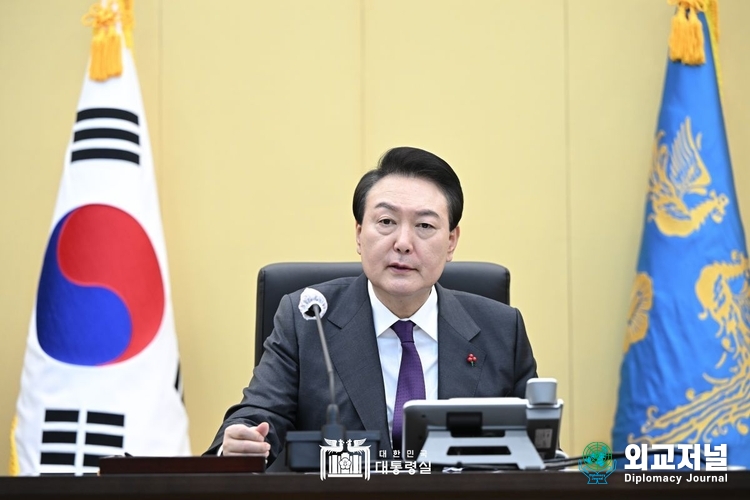  윤석열 대통령이 4일 오전 용산 대통령실에서 제14회 국무회의를 주재하고 있다.(사진=대통령실 제공)