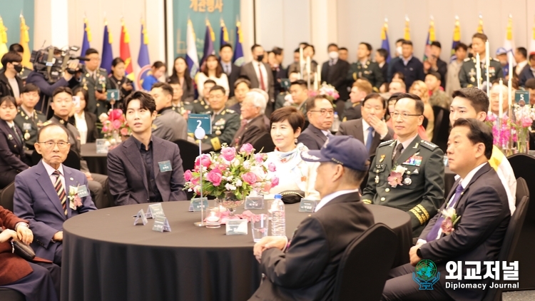  박정환 참모총장을 비롯해서 이진삼 제28대 참모총장이 자리를 함께 했다.(사진=외교저널)