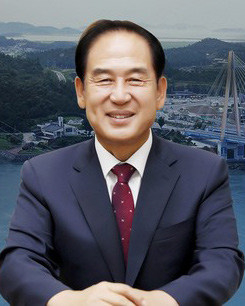 Mayor Kim Hee-soo of the Jindo County of the Jeollanam-do Province
