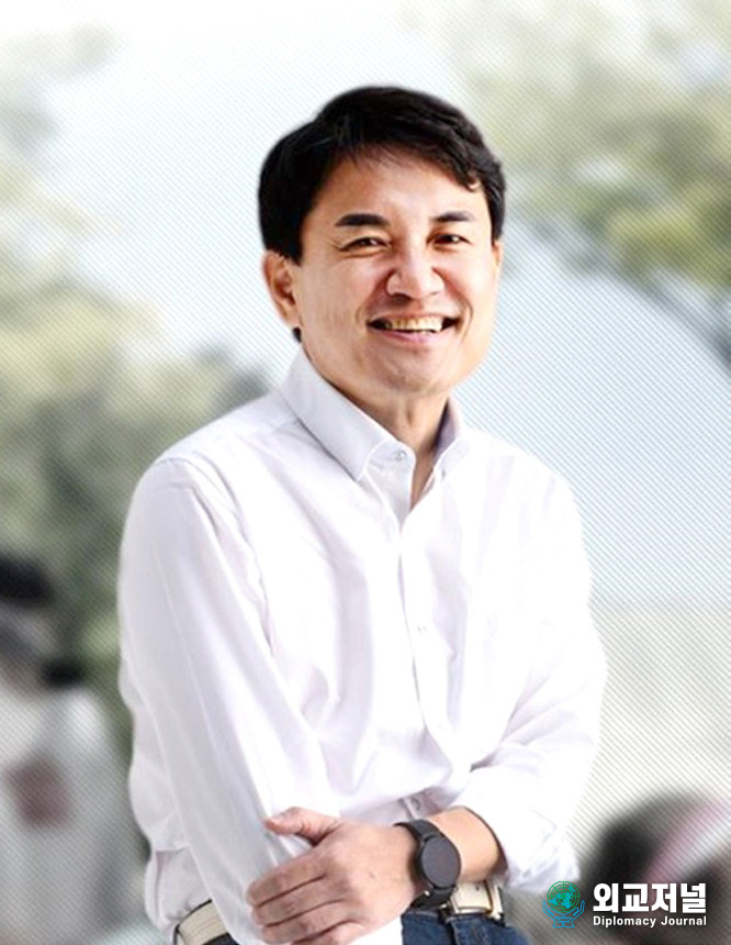 Governor Kim Jin-tae of Gangwon Province