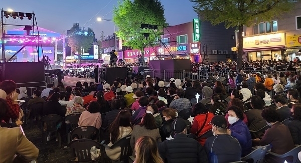  18일 오후 열린 4.19혁명 국민문화제 페스티발 모습