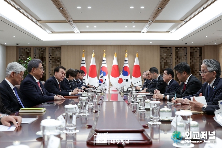  윤석열 대통령은 기시다 후미오 일본 총리와 확대 회담을 가졌습니다. (사진=대통령실)