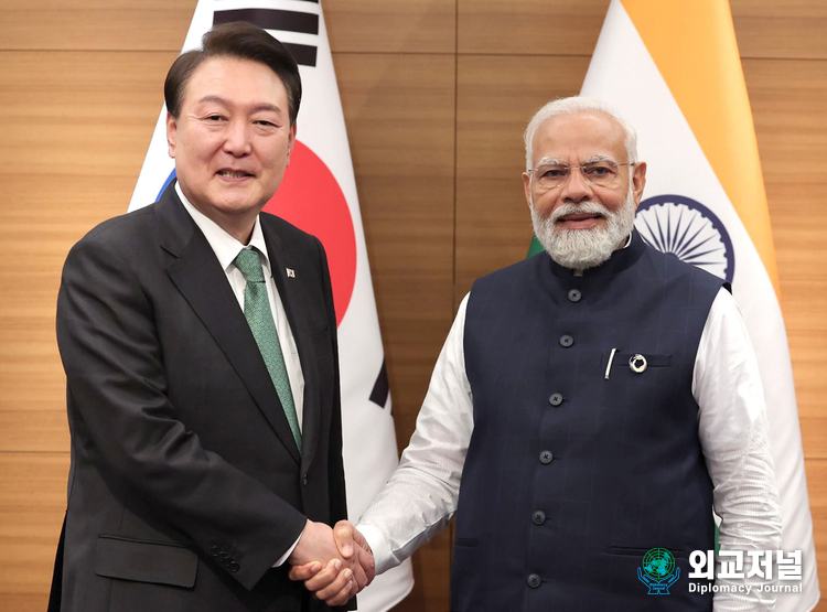 President Yoon Suk-yeol holds a bilateral summit with Indian Prime Minister Narendra Modi on May 20.