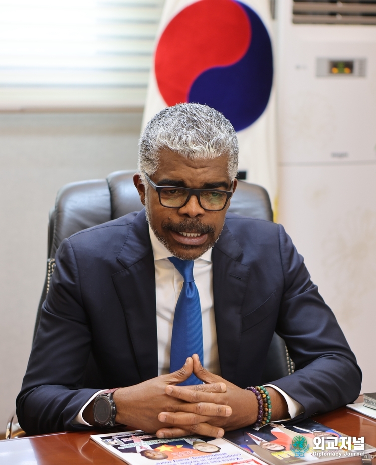  리카르도 비에가스 다브레우 앙골라 교통부 장관 (사진=외교저널 )