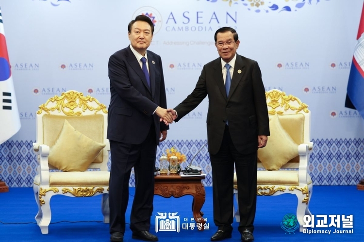  11월 11일 윤석열 대통령은 훈 센 캄보디아 총리와 정상회담을 진행했다. (사진=대통령실
