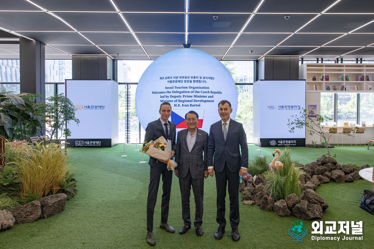  Lee Jong-hwan, chairman of the Culture, Sports and Tourism Committee of Seoul City Council