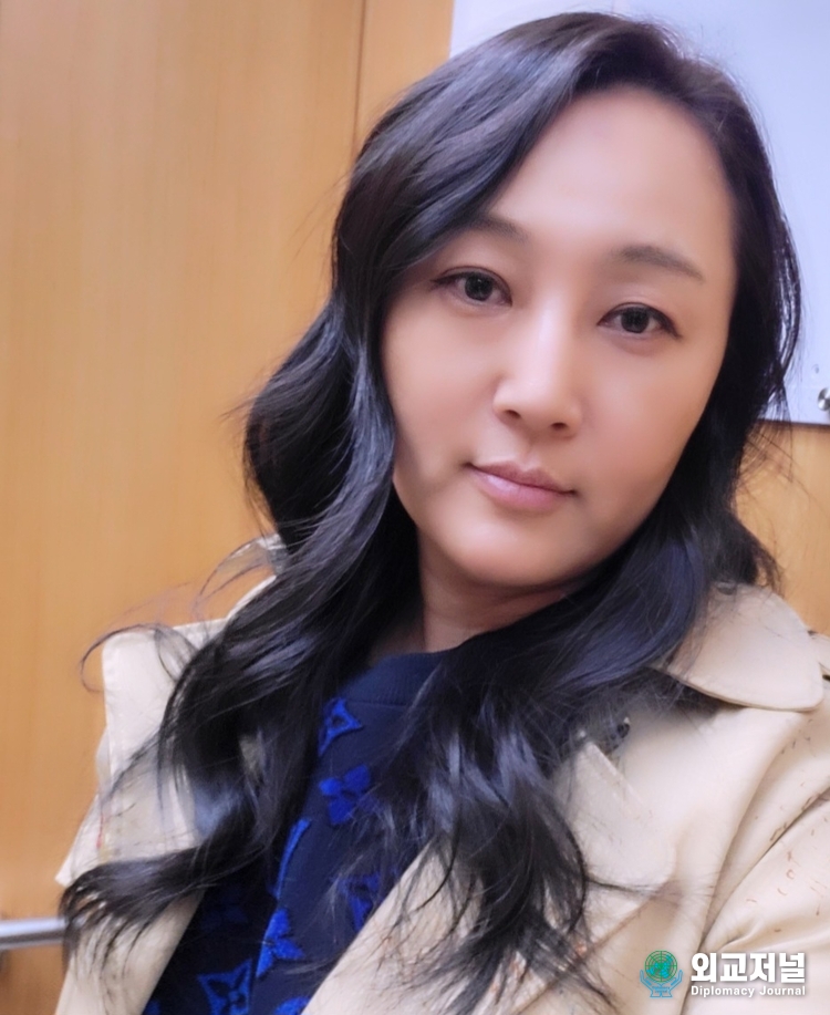  This Era's Prominent Artist Exhibition by Yeon Ji-sung