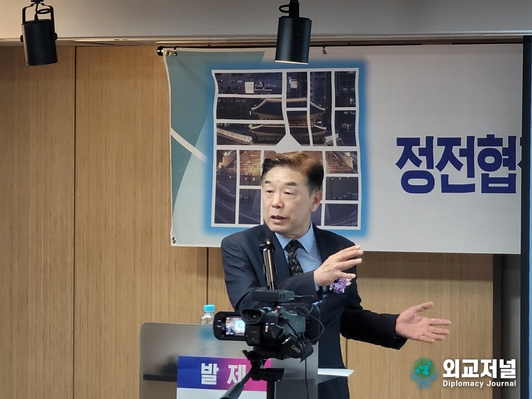 김형석 역사와 미래재단 이사장이 제56차 공정과 상식 회복을 위한 국민연합 특강을 하고있다. (사진 제공 공정과 상식) 