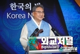 Foreign Minister Park Jin hosted a "Korea Night" reception event in Addis Ababa, Ethiopia on the evening of his trip to Africa on Aug. 8.