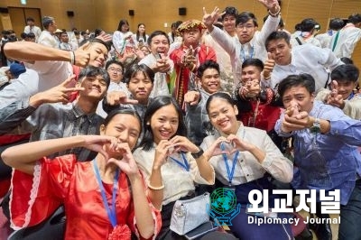 Philippine scout jamboree members stayed at accommodations prepared by Yongin City and Daewoong send a gesture of love. / Courtesy of Yongin City