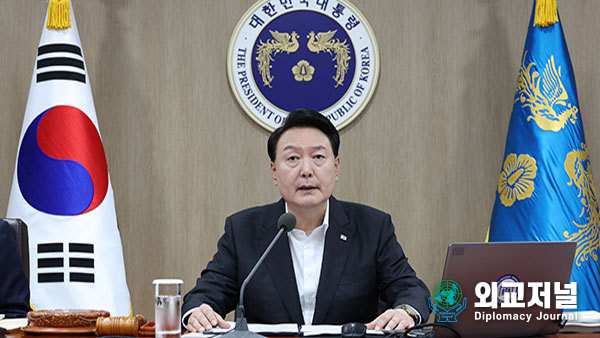 President Yoon Suk-yeol delivers a speech, presiding over a cabinet meeting on Aug. 29.