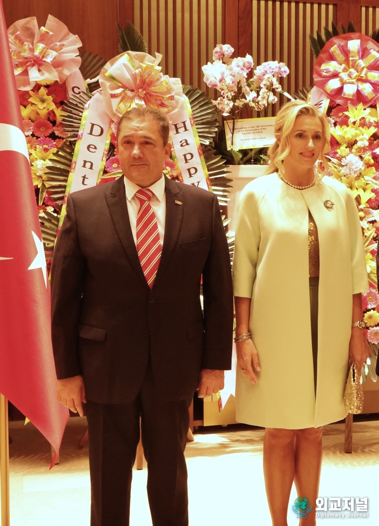 Ambassador H.E. Murat Tamer of Turkiye in Korea and Mrs. Tamer greet guests at the Turkish national day reception held at Shilla Hotel in Seoul on Oct. 30, 2023.