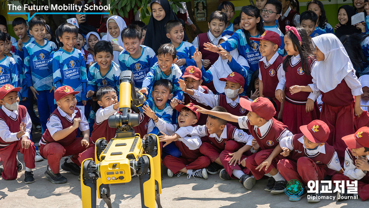 Hyundai Motor ASEAN HQ launched Future Mobility School in 12 primary, junior and senior high schools in Indonesia, Malaysia and Cambodia for the fall semester.<br>
