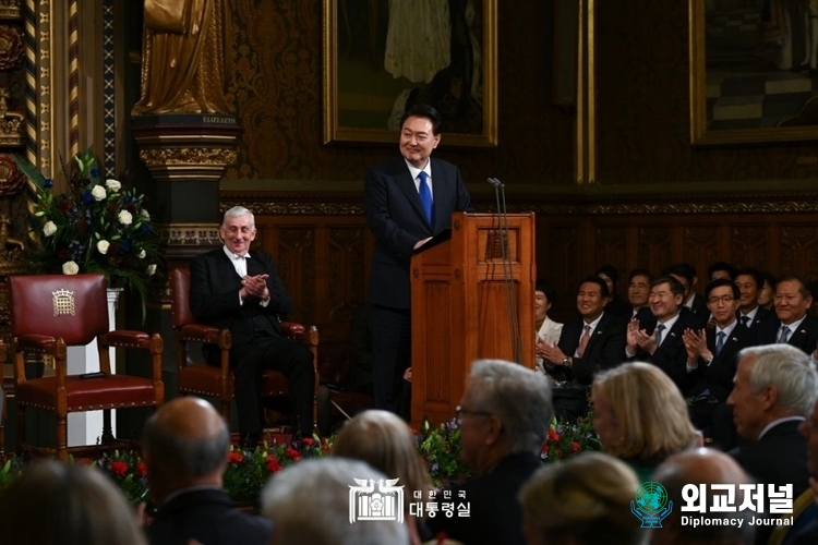 President Yoon Suk-yeol delivers a speech at the British Parliament in the UK on Nov. 22.