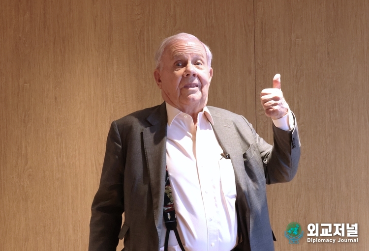 Rogers Holdings Chairman Jim Rogers