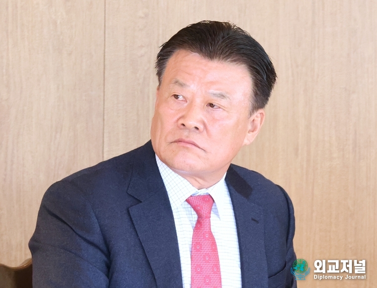 박사익 회장은 “드라마 정문부가 남북 관계의 물꼬를 트는 기념비적 작품이 될 것이라며, 제작 투자는 물론 상임고문의 역할을 다 할 것”이라고 말했다. ( 사진=외교저널)