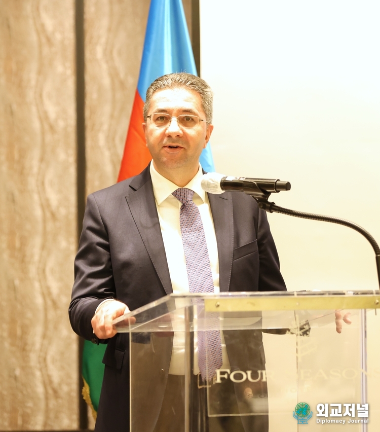 Amb. Ramin M. Hasanov of Azerbaijan to Korea delivers welcoming remarks at the event in honor of its national leader Heydar Aliyev at Four Seasons Hotel in Seoul on Dec. 11.