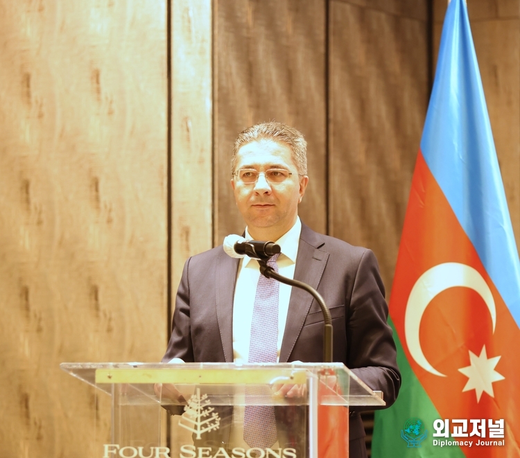  Amb. Ramin M. Hasanov of Azerbaijan to Korea delivers welcoming remarks at the event in honor of its national leader Heydar Aliyev at Four Seasons Hotel in Seoul on Dec. 11.