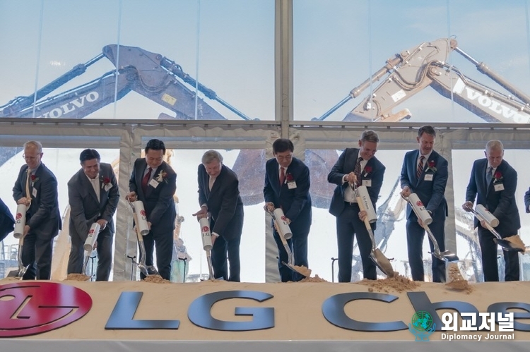 LG Chem holds the groundbreaking ceremony for its cathode plant in Tennessee, the U.S. on Dec. 20.