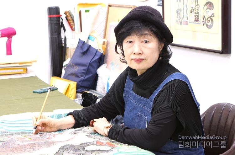 서울시 무형문화재 제18호 민화장 정귀자(사진=담화미디어그룹)