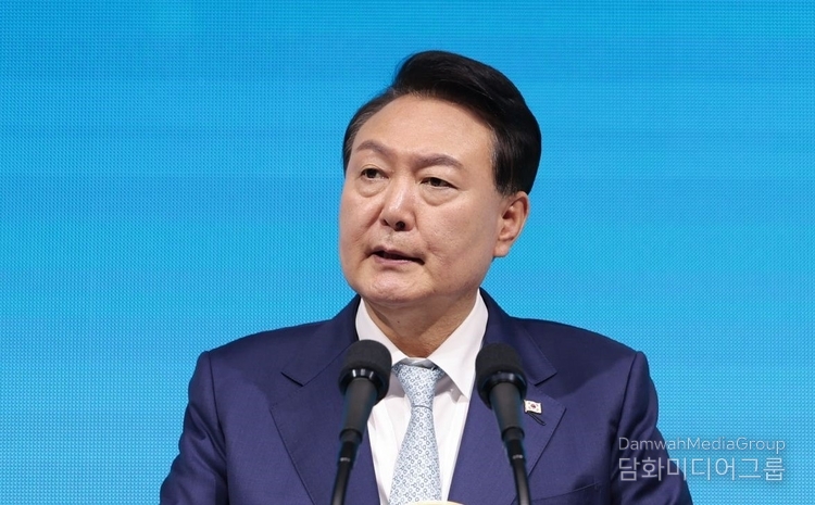 구속 수감된 尹, 옥중 편지로 새해 인사