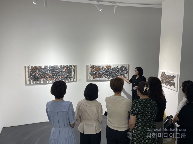 김현정 작가