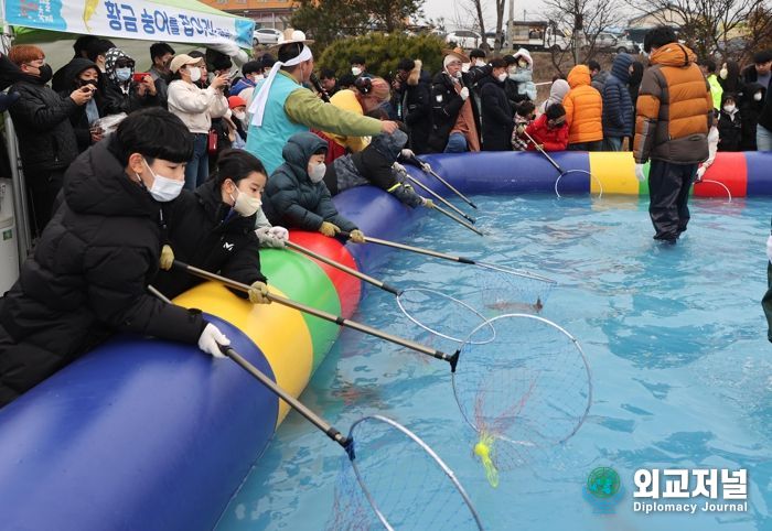 무안군, “2023 무안 겨울 숭어 축제” 뜨거운 열기 속 폐막!