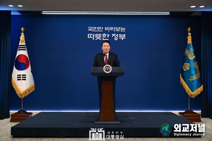  1월 1일 윤석열 대통령은 용산 대통령실에서 2024년 신년사를 발표했다.