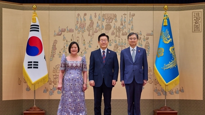 이재명 대통령, 신임 주한대사 8명으로부터 신임장 제출 받아
