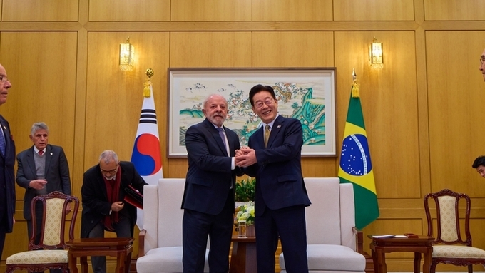 한·브라질 정상회담…배경엔 k-민화 ‘해학반도도’, 선물은 ‘호작도’