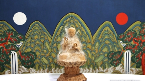 지장보살 도량에 피어난 법화法花, "불상 위에 핀 꽃의 정체는?...법화·우담바라 현상 주목"