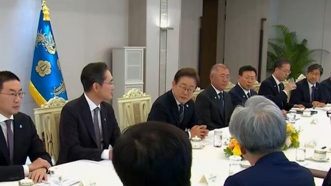 이재명 대통령 "실용적이고 유연한 통상 정책 통해 위기극복에 총력 대응"