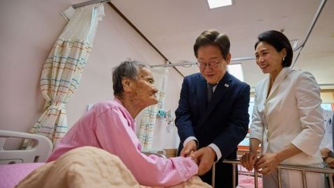 대통령 최초 소록도병원 방문…"사회적 편견 없어져야"