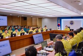 이 대통령 "외교는 정권 입지보다 '국민 전체 이익' 먼저 생각해야"