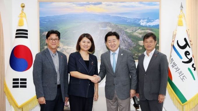 오영훈 지사, 손솔 진보당 국회의원과 관광·문화 발전방안 논의
