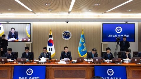 이재명 대통령, 제49차 국무회의 주재