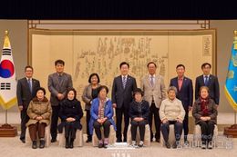 이재명 대통령, 민가협 초청 오찬 간담회