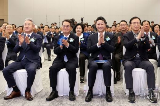 경기도의회 김진경 의장, NH농협은행 경기본부 신사옥 준공식 참석...경기도 금융과 농업 발전의 구심점 역할 당부