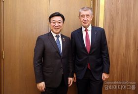 행정안전부 윤호중 장관, 체코 행정수반 신임 총리 면담 AI 정부·원전 등 협력방안 논의