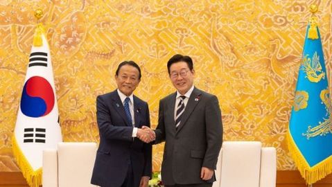 이재명 대통령, 아소 다로 전 일본 총리 접견