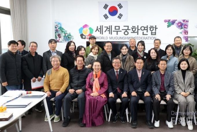 수원특례시의회 이재식 의장, 세계무궁화연합 제2회 정기총회 참석… 감사패 받아