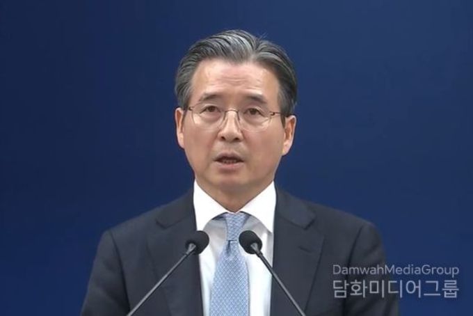 청와대 "석유 최고가격제 금주 내 시행…유류세 인하 확대 등 검토"
