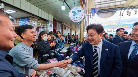이재명 대통령, 진주중앙시장 방문