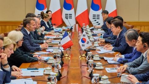 이재명 대통령, 에마뉘엘 마크롱 프랑스 대통령과 정상회담