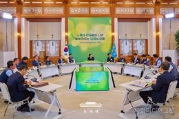 이재명 대통령 "기간제법이 2년 이상 절대 고용 금지법 돼…현실적 대안 만들어야"