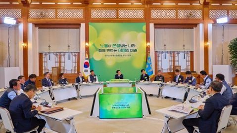 이재명 대통령 "기간제법이 2년 이상 절대 고용 금지법 돼…현실적 대안 만들어야"