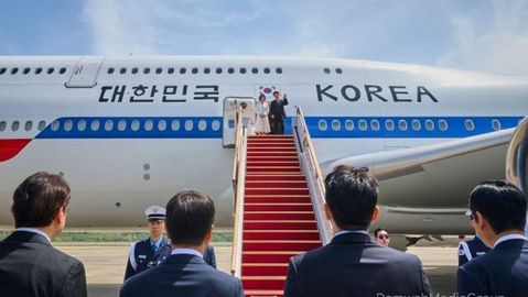 이 대통령, 인도·베트남 순방 출국…20일 모디 총리와 정상회담