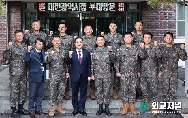 이장우 대전시장, 연말을 맞아 군부대 위문 격려